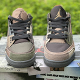 Nike Men's & Women's Designer Street Sneakers — Style 230 hardware detail