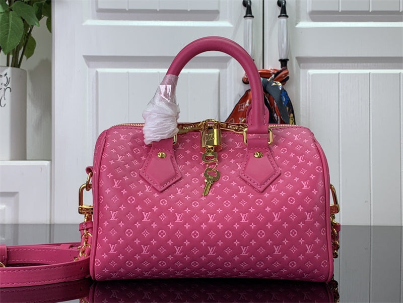  Curated carryall bag front view
