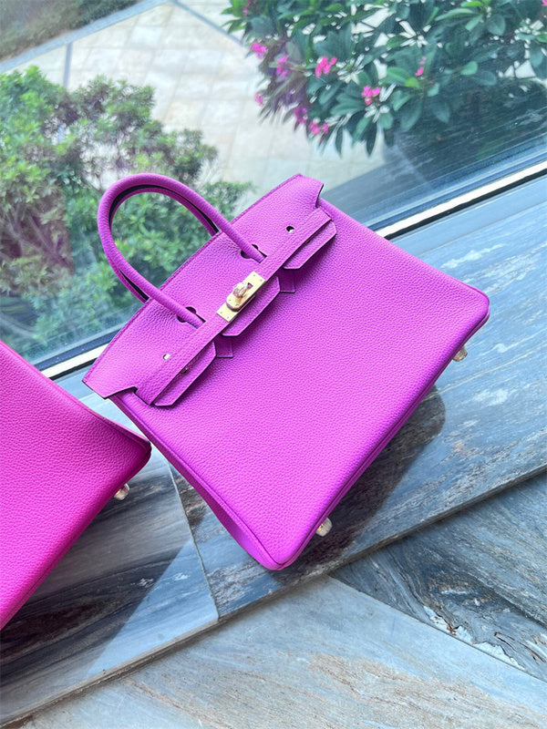  tote bag interior and compartment view 9