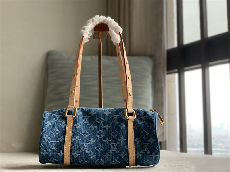  Sophisticated structured bag front view 13