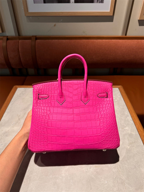 Versatile handbag styled for everyday wear
