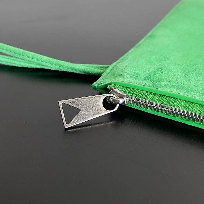 Contemporary Premium PU Leather Handbag - Signature Hardware Accents | Women's Luxury Handbag #1576 - close-up detail shot (image 3) of designer-inspired handbag