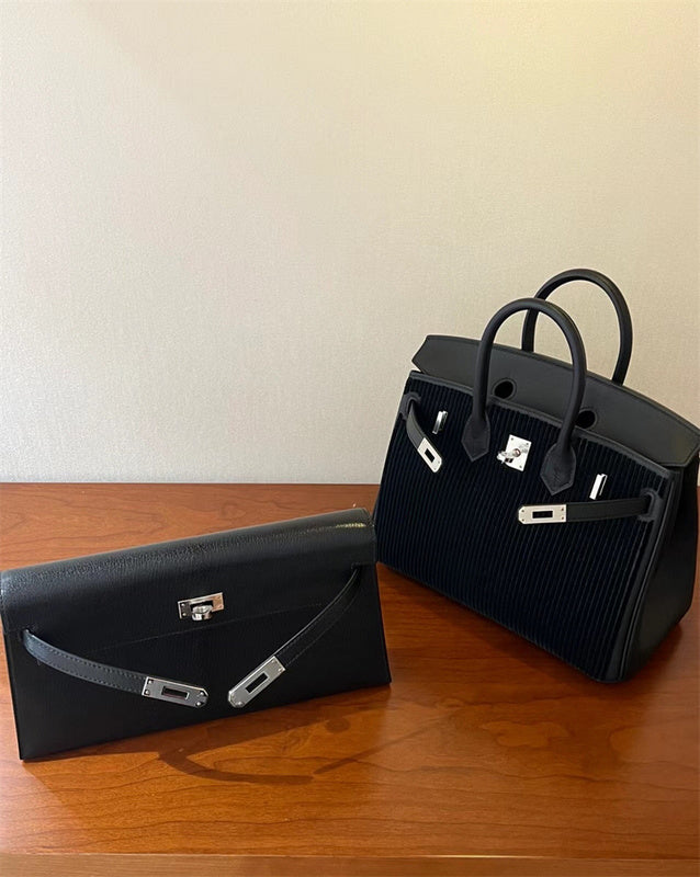  structured bag interior and compartment view