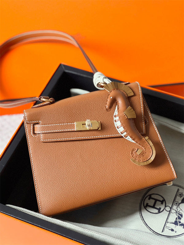 Side view of everyday-ready structured handbag