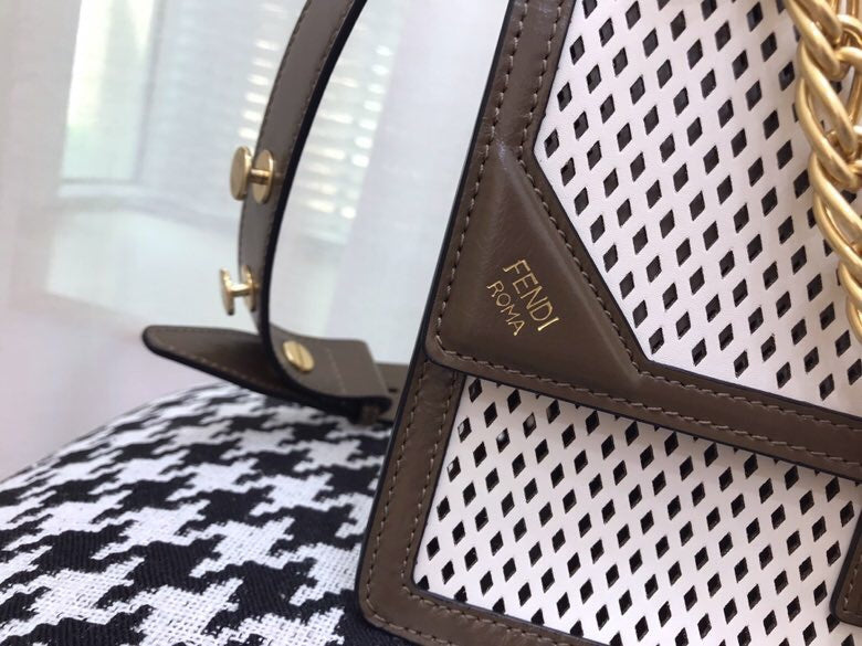 Ziva's Charm handbag – detail view (Standard Size)
