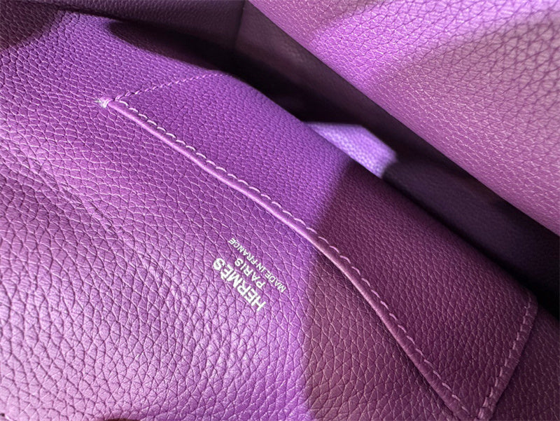  tote bag interior and compartment view 9