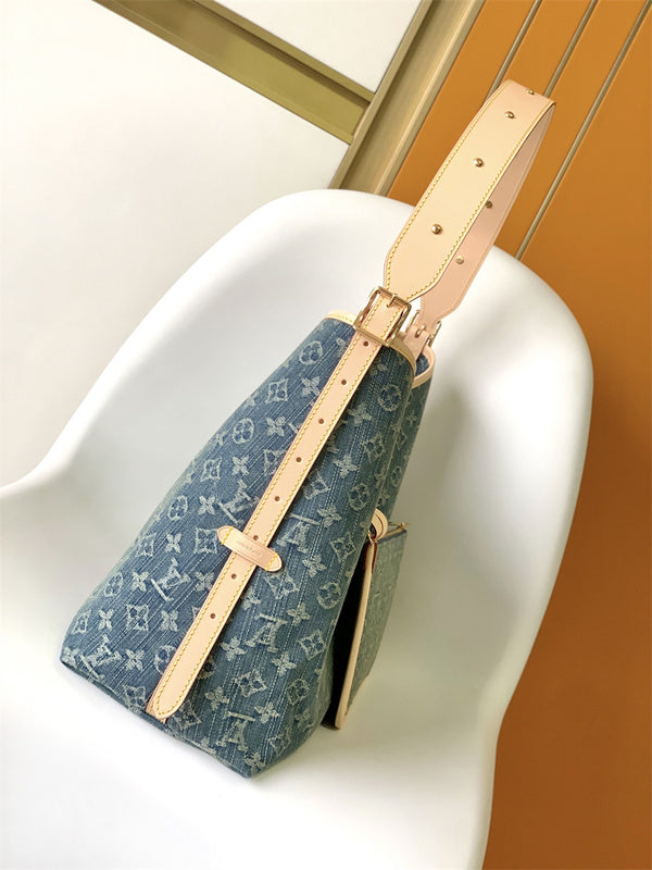  everyday handbag styled with outfit