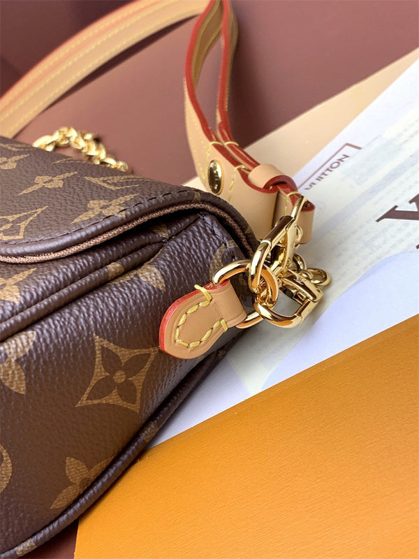  crossbody bag interior and compartment view 9