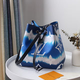 Front view of structured modern women's handbag – women's everyday handbag