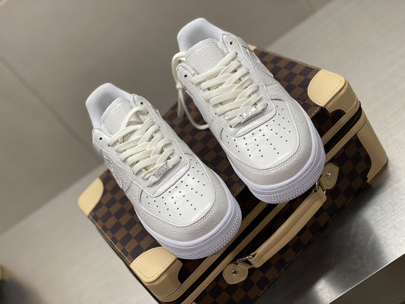 Nike clean off-white luxury sneakers view 5 chunky sole construction