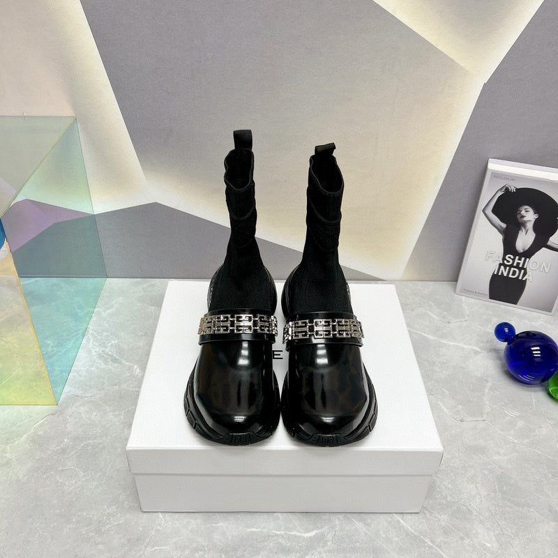 Givenchy shoes Style 163 - logo and branding close-up