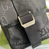 Handle and strap detail of everyday-luxe modern women's handbag – women's premium purse