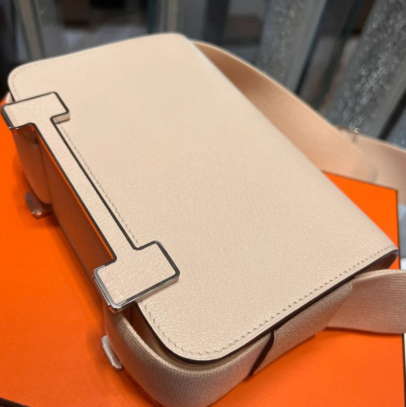 Interior view of sculpted premium bag