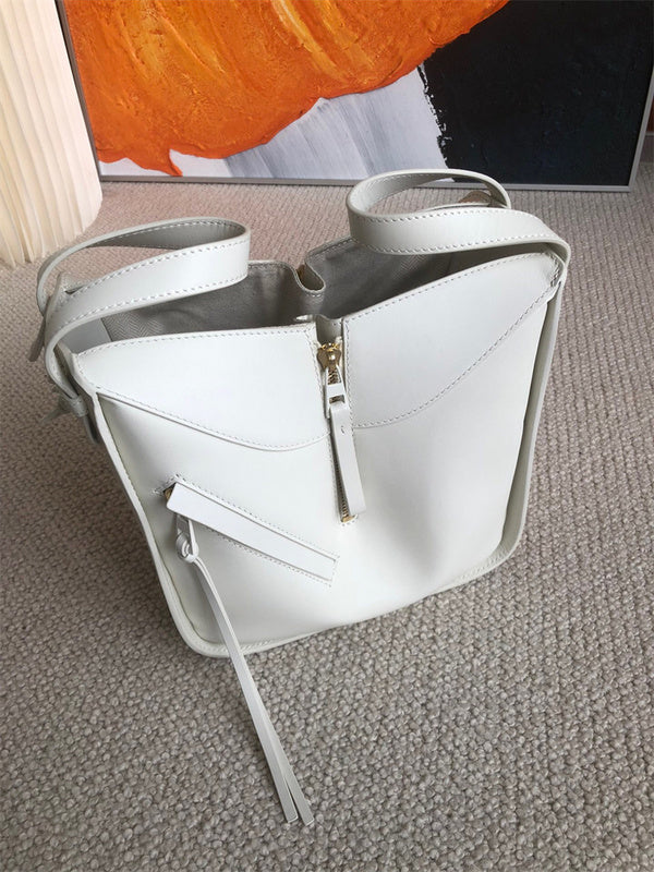 Ziva's Charm handbag – close-up view (12cm*20cm*14cm)