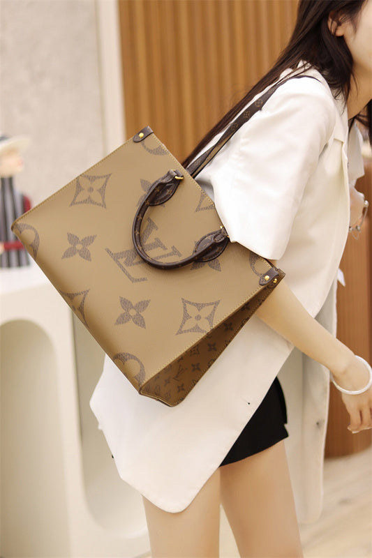  crossbody bag interior and compartment view 39