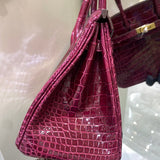 Interior view of effortless premium bag