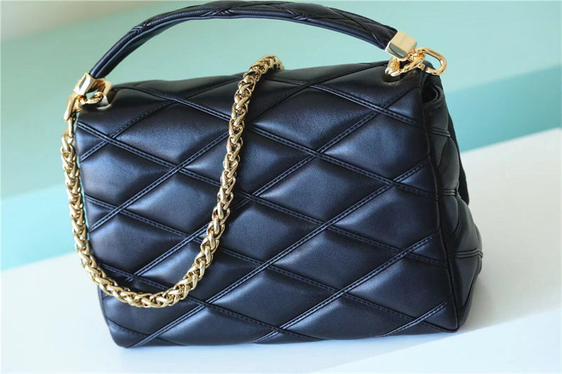  Elegant carryall bag carried on shoulder 10