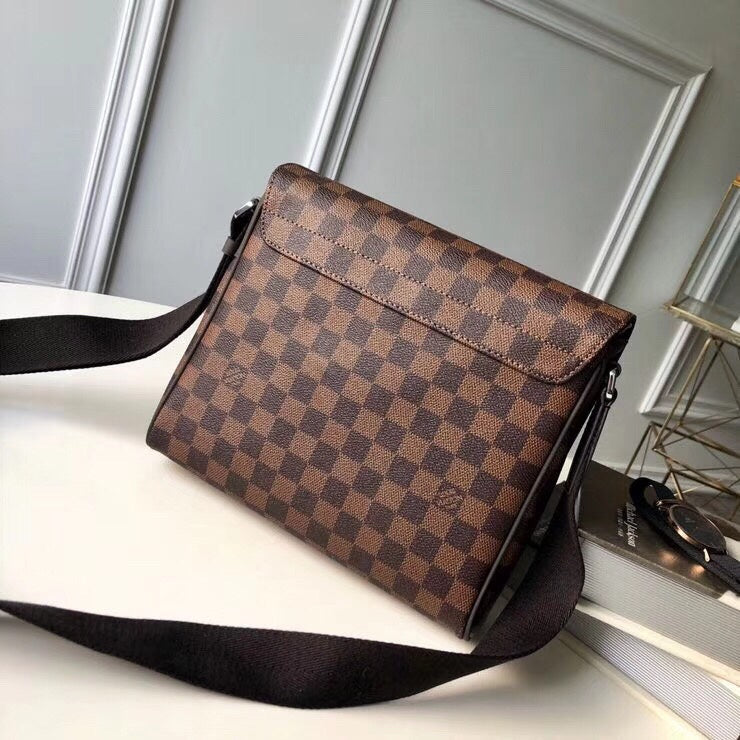 Side profile of premium sleek women's handbag – women's designer-style accessory