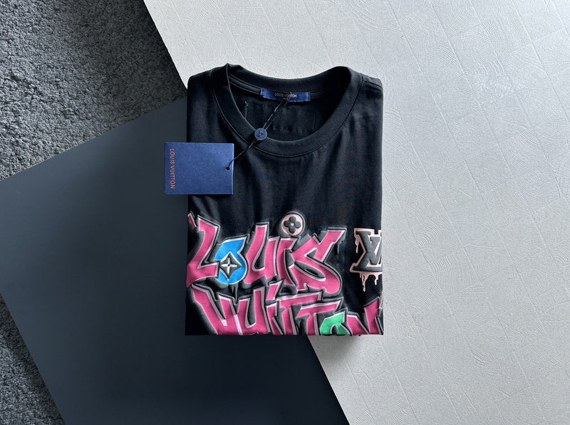 Side profile of Louis Vuitton cotton t-shirt with relaxed-fit cut