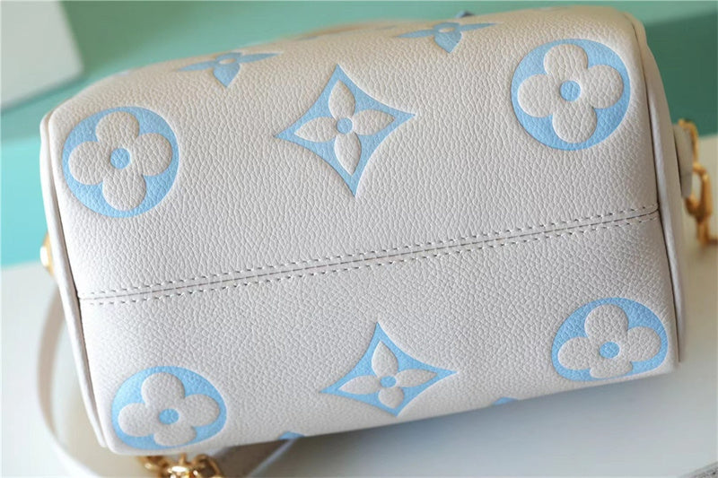  Refined top-handle bag front view 13