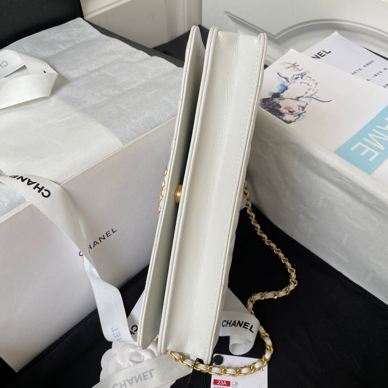 Ziva's Charm handbag – back view (one versatile size)