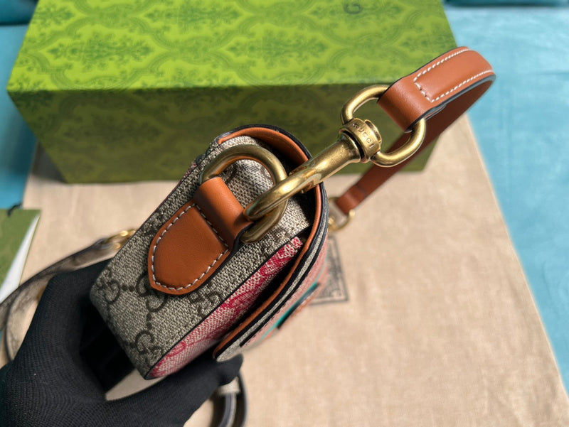 Handle and strap detail of elevated everyday-luxe women's handbag – women's statement bag