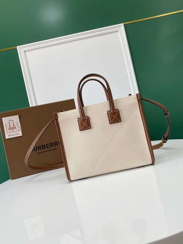 Ziva's Charm handbag – detail view (one versatile size)