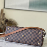  Statement handbag front view 7