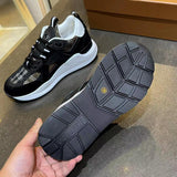 Burberry shoes Style 076 - packaging and accessories