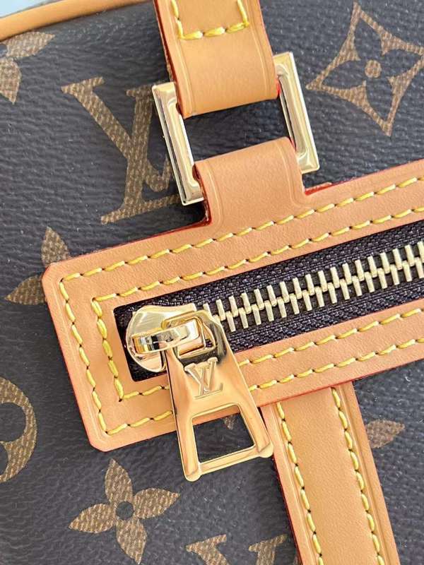 Interior view of signature everyday-luxe women's handbag – women's everyday handbag