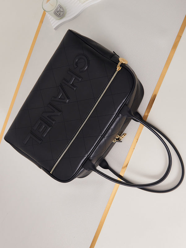  women's handbag, spacious design, view 7