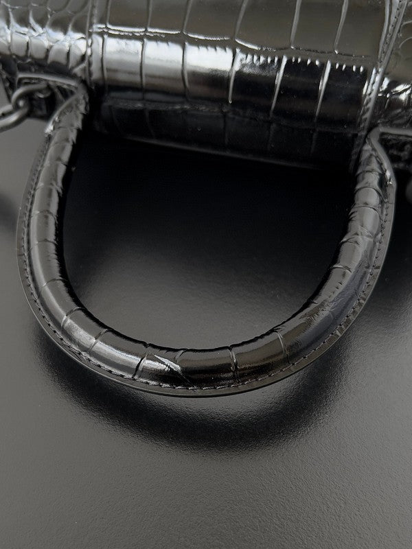Zivas Charm Effortless Sophistication Statement Handbag (Refined Practical Design) – Close-Up Detail