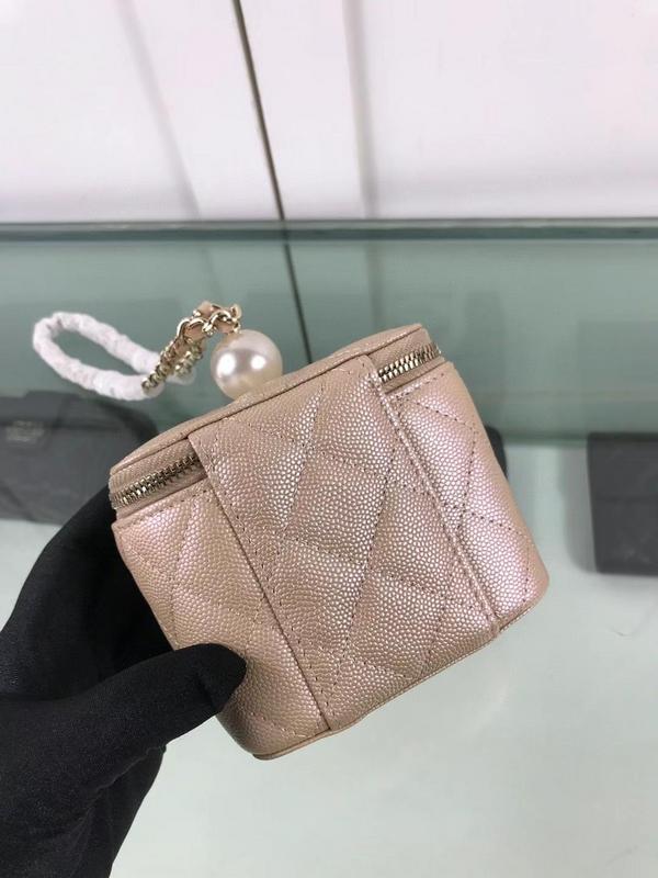 Zivas Charm Polished Finish Fashion Handbag (Everyday Luxury Essential) – Detail View
