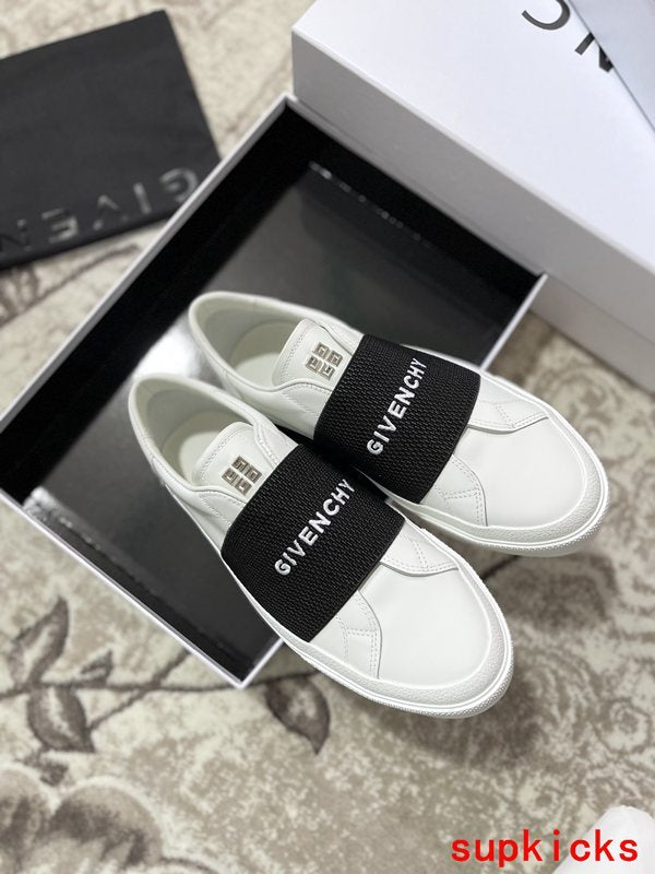 Givenchy Nude Classic Ballet Flats - Sole Detail View