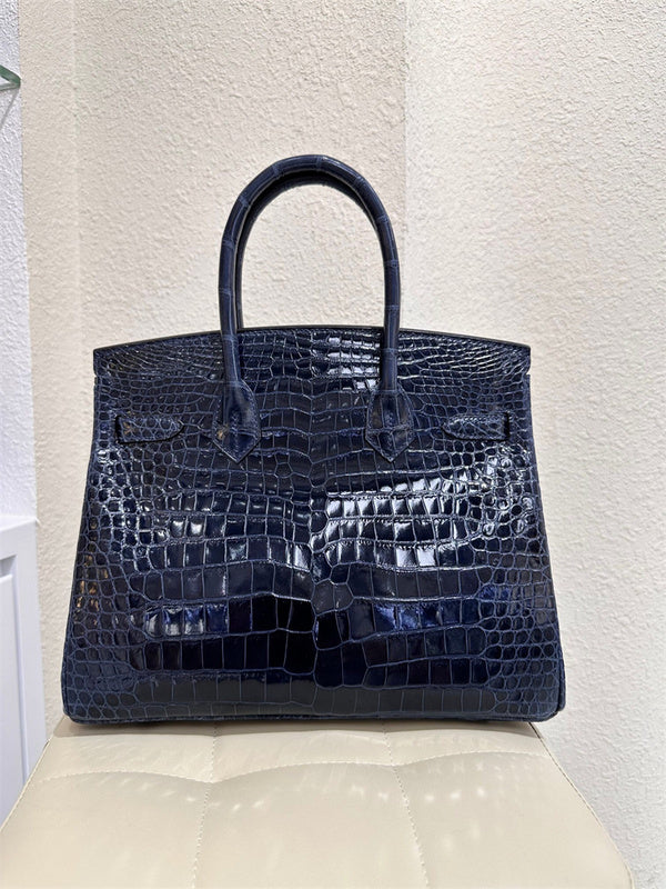  clean-lined carryall bag detail view showing craftsmanship 26