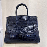  clean-lined carryall bag detail view showing craftsmanship 26
