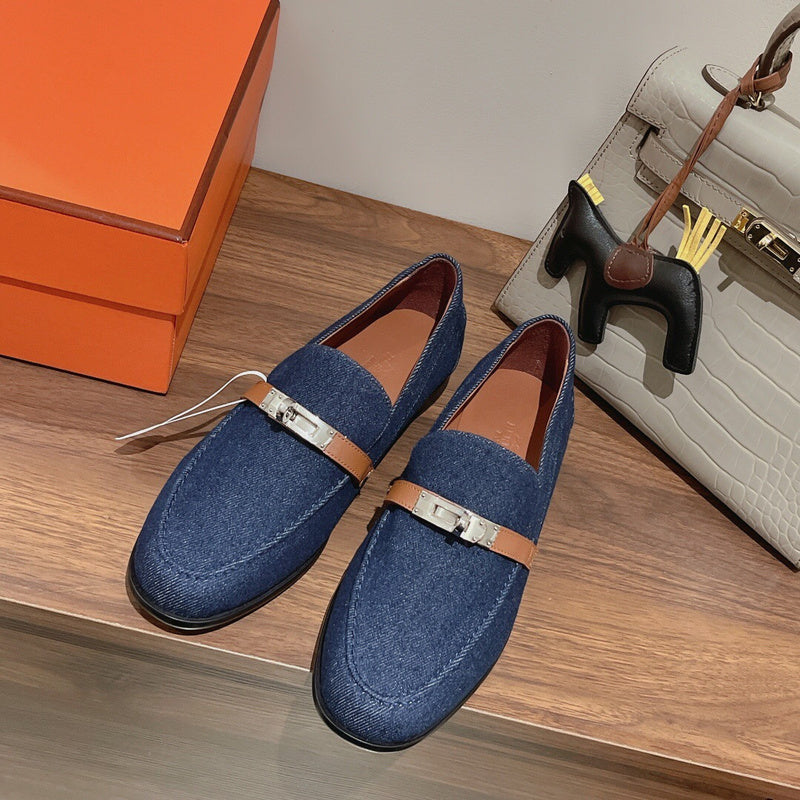 Hermes shoes Style 282 - top view showing design