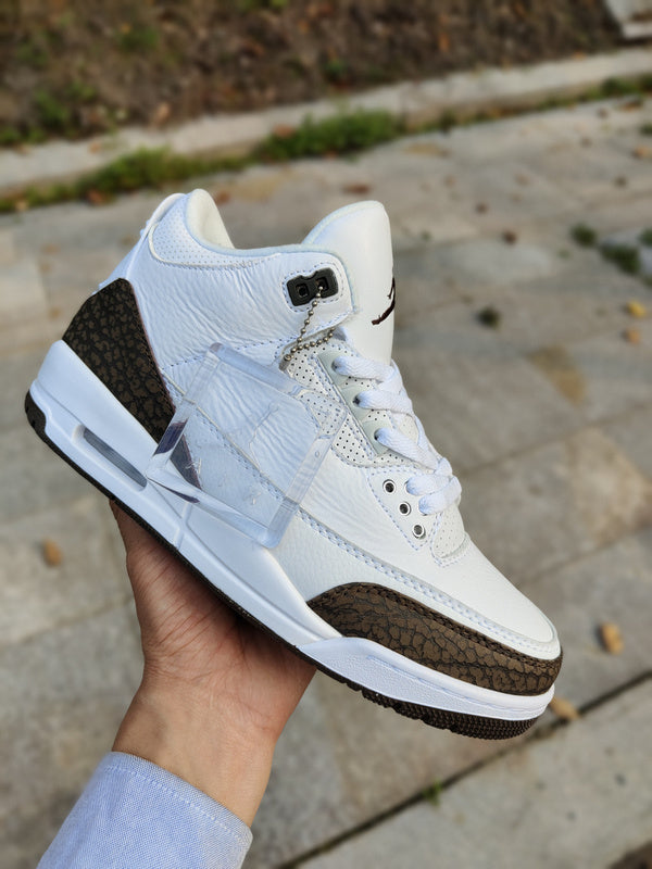 Nike Men's & Women's Signature Luxury Sneakers — Style 168 hardware detail