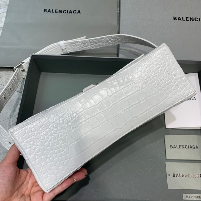 Timeless Premium PU Leather Handbag - Smooth Faux-Leather Exterior | Women's Designer-Inspired Purse #521 - hardware and detail close-up (image 5) of designer-inspired handbag