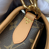  Graceful shoulder bag carried on shoulder 22