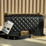  women's handbag, mid design, view 1