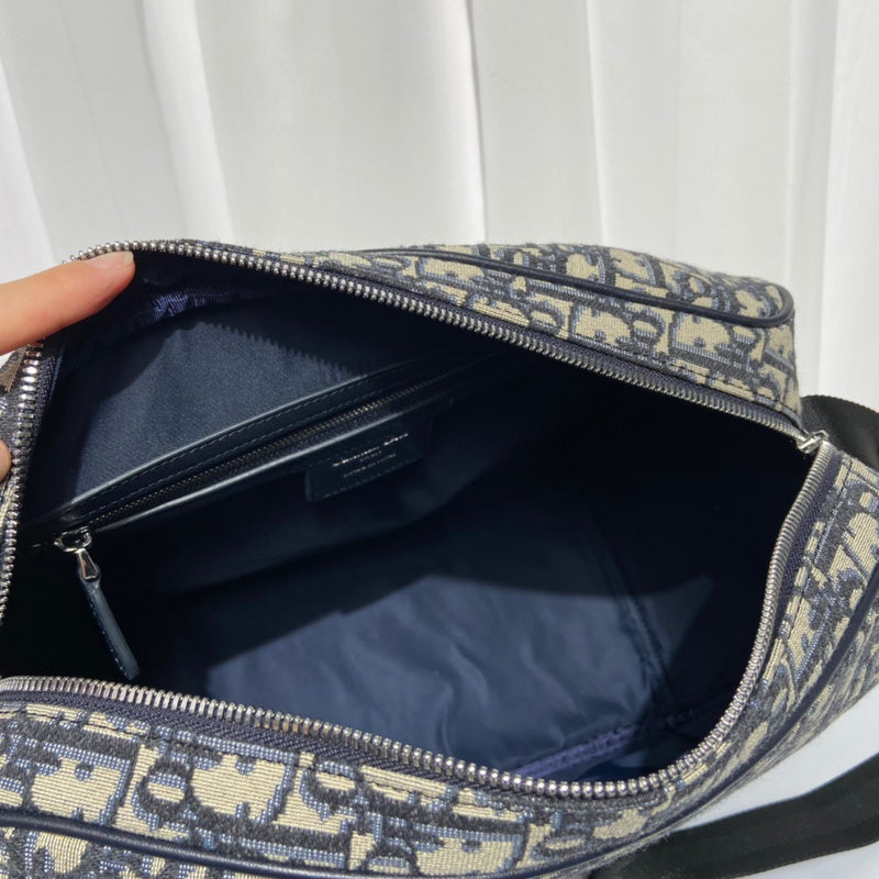 Interior view of premium elevated women's handbag – women's premium purse