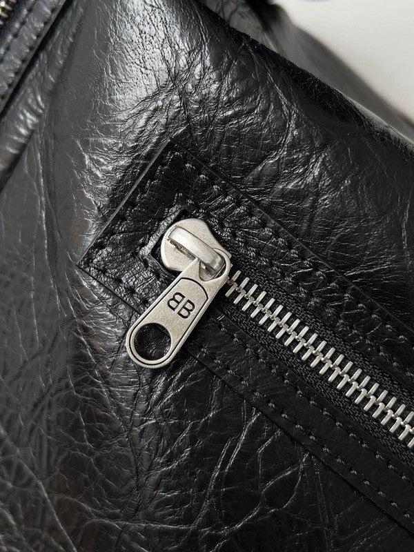 Zivas Charm Understated Luxury Fashion Handbag (Contemporary Shape Language) – Interior View