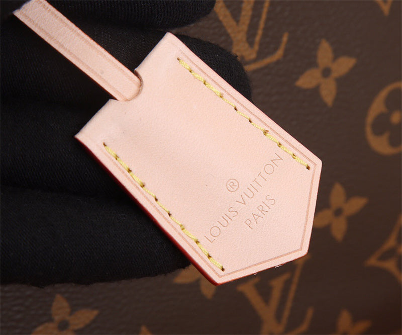  versatile shopper bag styled with outfit