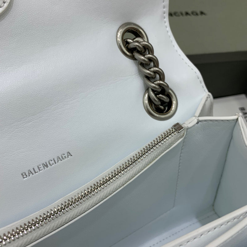 Contemporary Vegan Leather Handbag - Understated Luxury Look | Women's Luxury Handbag #276 - texture close-up (image 9) of designer-inspired handbag