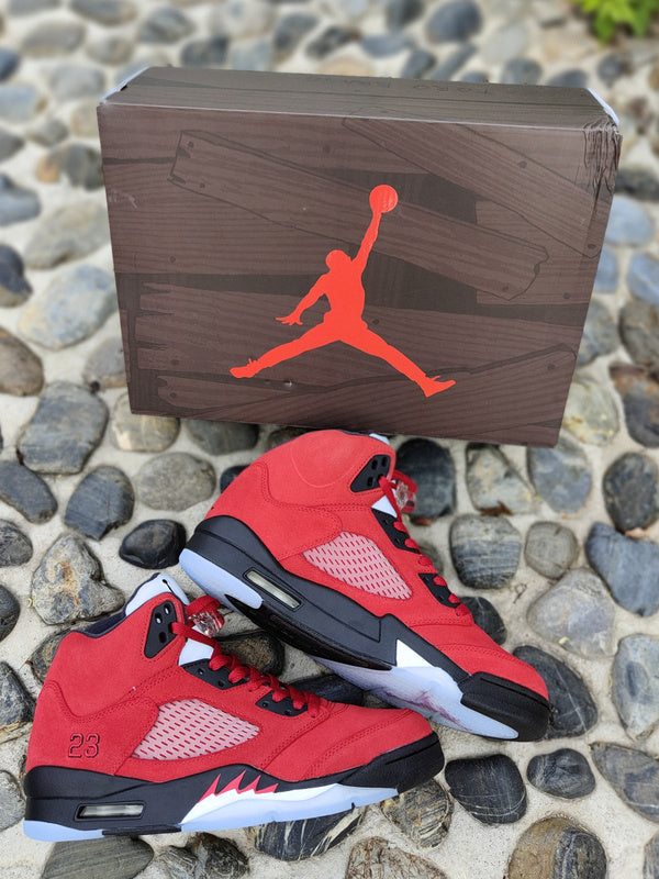 Nike Men's & Women's Designer Lifestyle Shoes — Style 212 hardware detail
