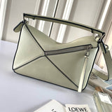 Ziva's Charm handbag – detail view (24cm*16cm*10cm)