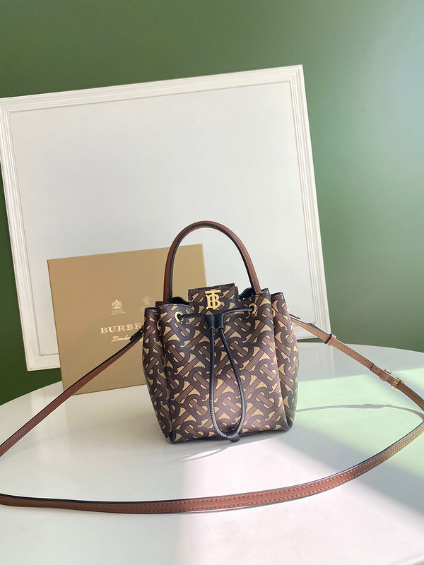 Ziva's Charm handbag – front view (one versatile size)