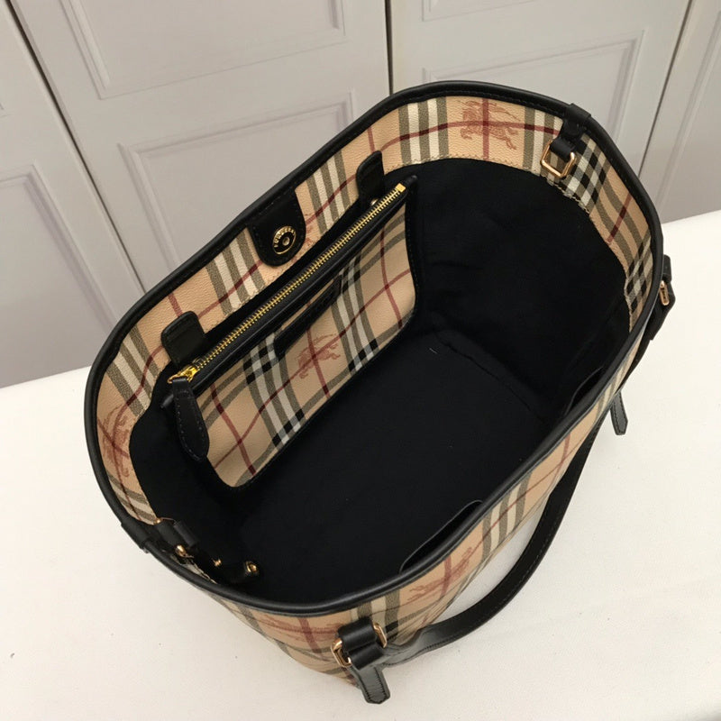 Ziva's Charm handbag – carry view (one versatile size)