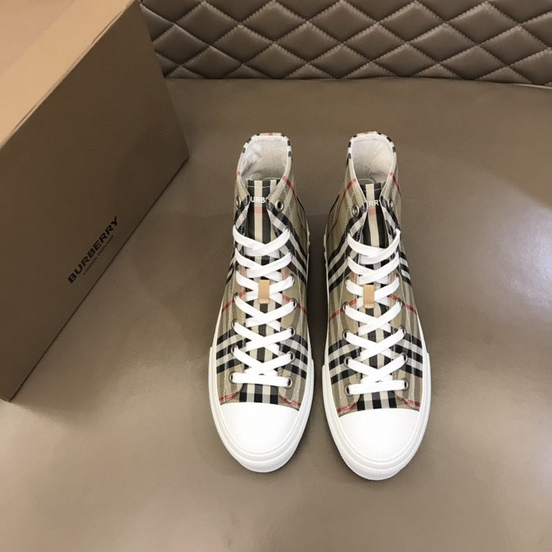 Burberry shoes Style 256 - logo and branding close-up